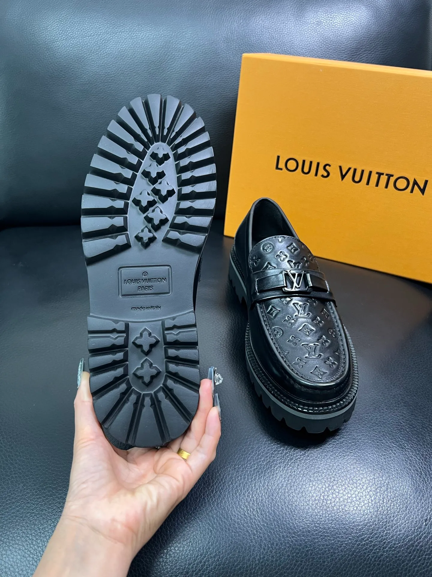 Men's shoes 💰780 Lv top purchasing Louis Vuitton leather shoes counter synchronization, uppers imported from Italy, imported water-dyed cowhide lining, soles: original soles specially provided by the original factory, original factory follow-up goods, high quality, welcome to compare, code number 38-44 (customized 45) 85842